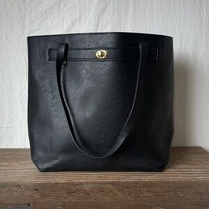 Bueno Classic Black Leather Tote